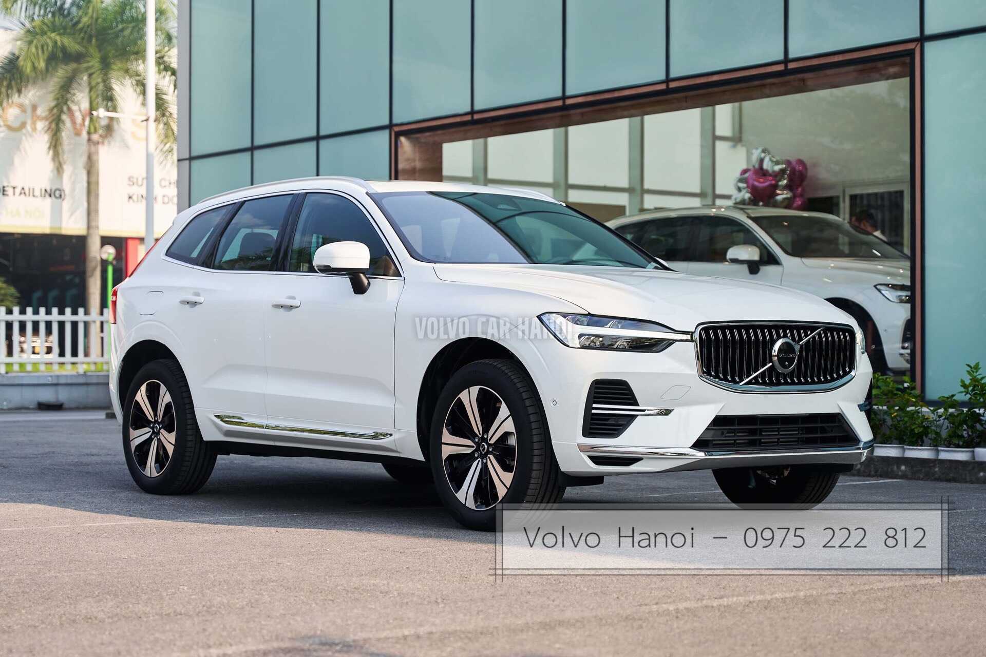 Volvo XC60 Recharge Ultimate Trắng Ngọc Trai Sang Trọng